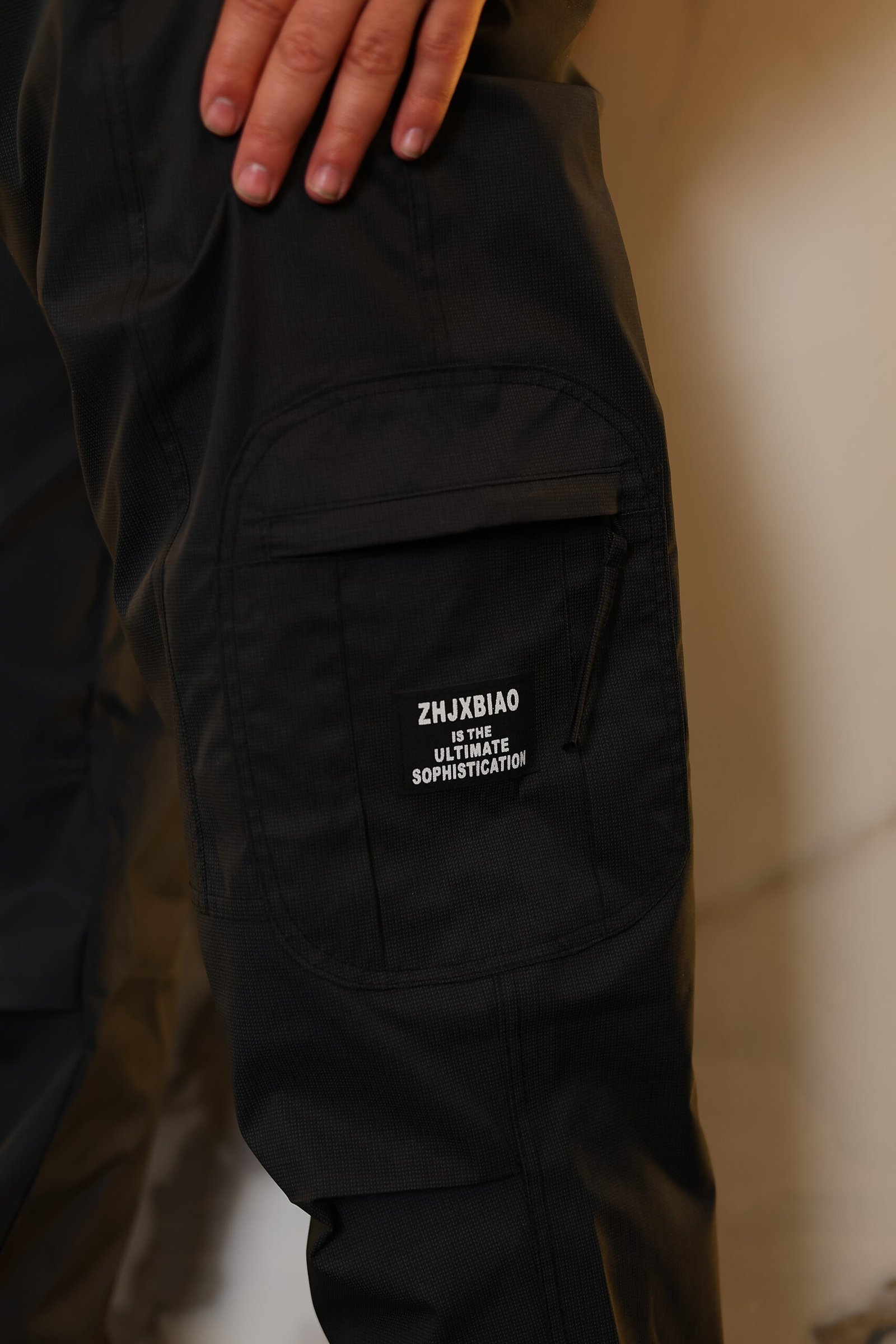 The Signature Wide-Leg Cargo Pant - Image 15